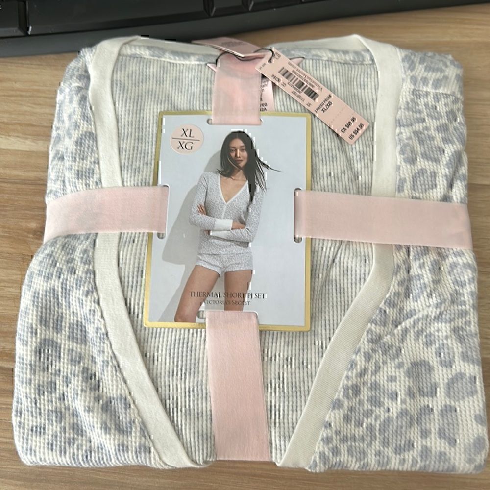 Victoria’s Secret Thermal Short PJ Set - Picture 6 of 6